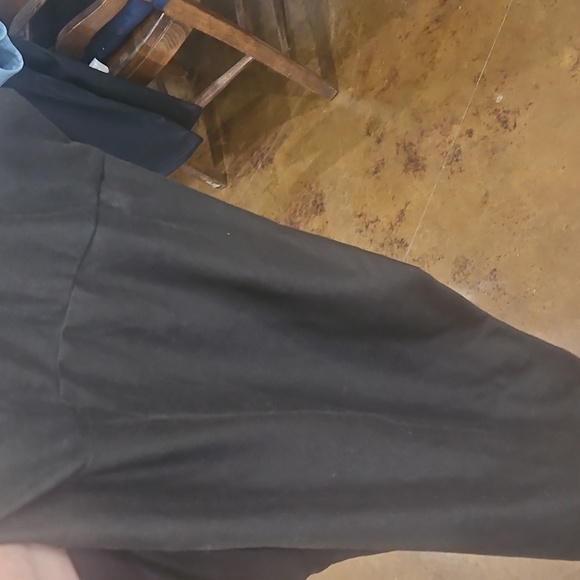 Beyond Yoga Black Pocket Infinity Scarf Stretch Neck Warmer Lightweight - Picture 2 of 2